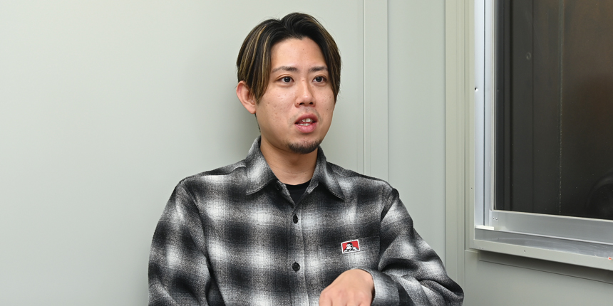 「顧客カルテ」で信頼と安心を提供<br />
車両の美を追求する軽貨物車両専門店