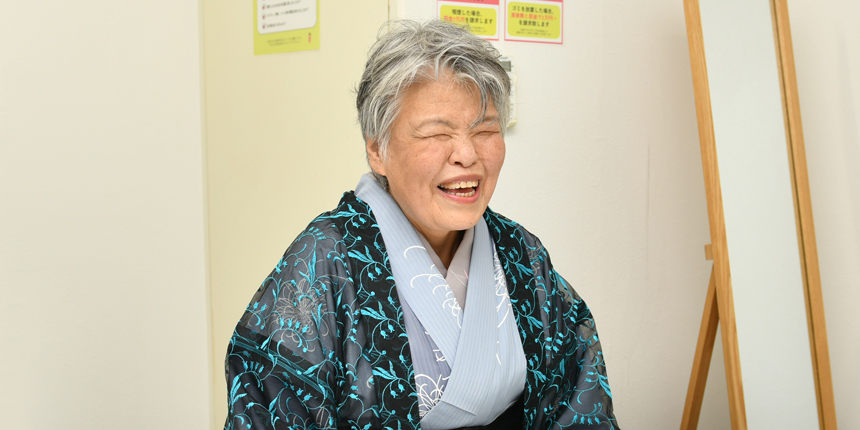 介護業界で培った人を思いやる気持ちで<br />
故人と相談者の思いをつなぐ霊視鑑定士