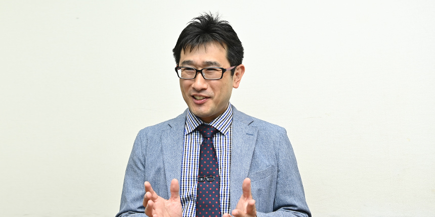 キャリアコンサルと営業支援の両輪で<br />
人生の迷いを晴らす伴走者になる<br />