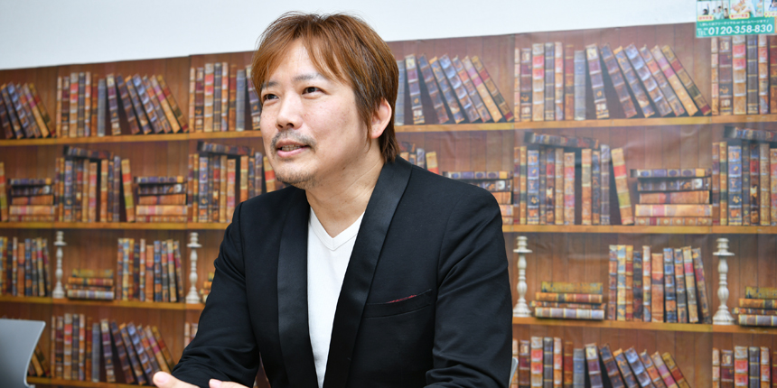 従来の英語教育とは一線を画すメソッドで<br />
ネイティブにも違和感のない上質な英会話を