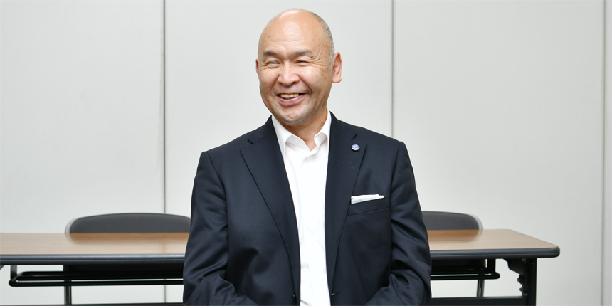 執筆からデジタルメディアまで <br />
教育現場で得た知見を世界へ広げる