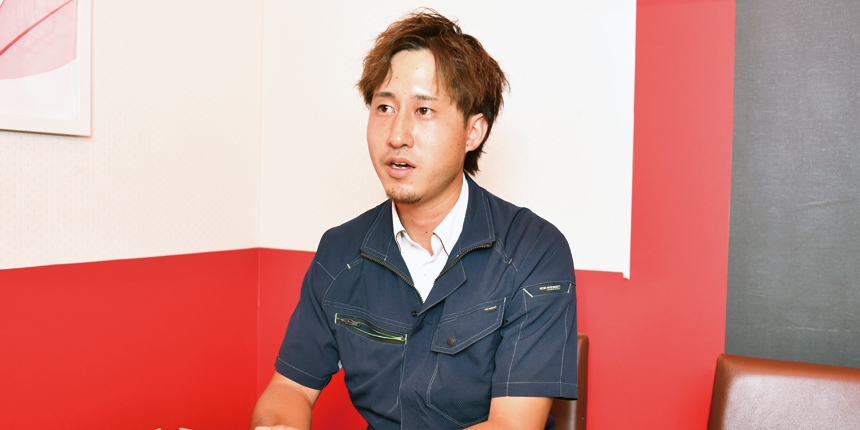 地元の土を利用した壁づくりの可能性<br />
左官工事の魅力を次世代に伝える職人