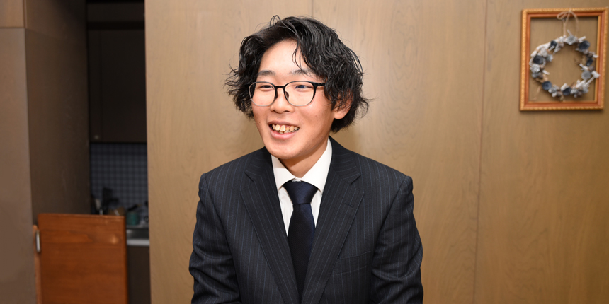 わらび餅と光回線の販売で笑顔を広げる<br />
学業・起業・芸能活動に挑む学生起業家